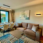 Deluxe Апартаменти