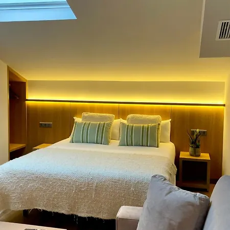 Deluxe Apartment *
